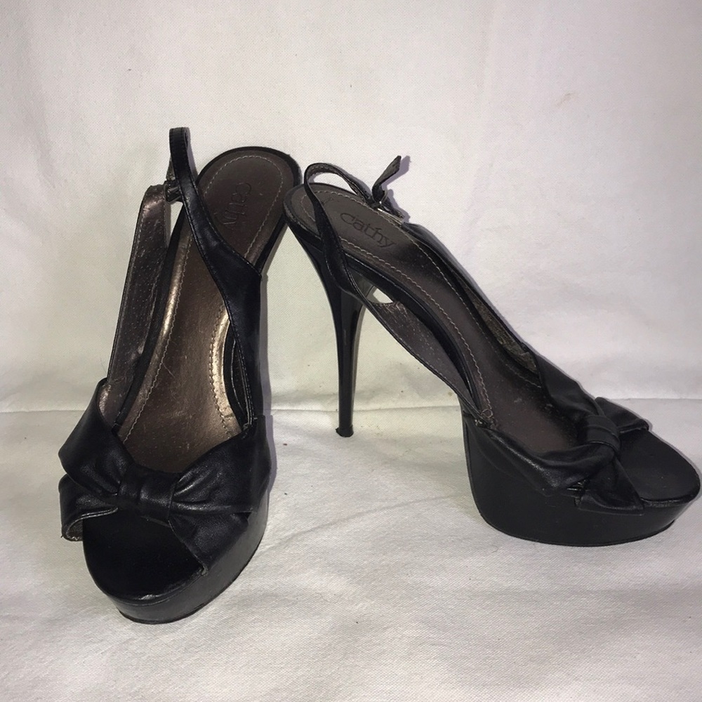 Cathy Jean Black Bow Heels Size 8.5